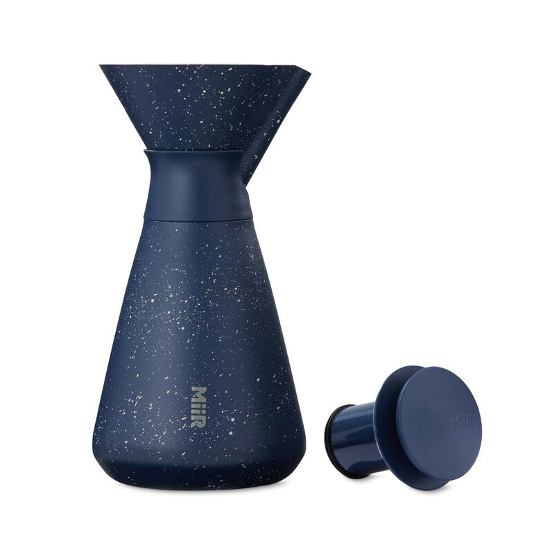 new-standard-carafe-b0 WebPDP-33oz_New_Standard_Carafe_Tidal_Blue_Speckle_Studio__CAR1SVOS225_Front_Lid_Staged.jpg