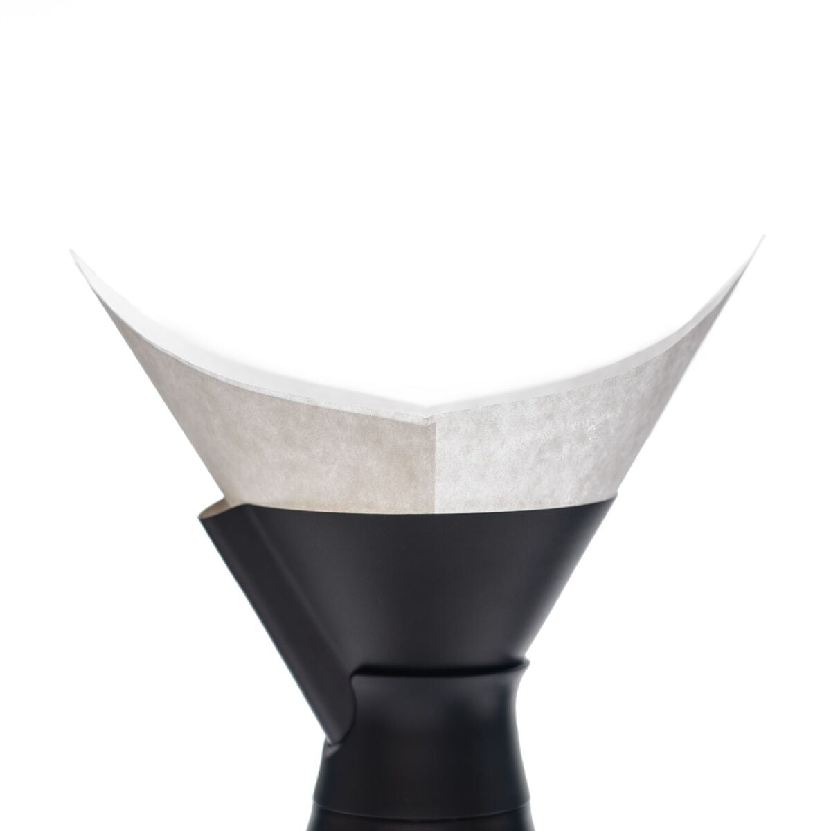 new-standard-carafe-coffee-filters-z6 WebPDP-NSCarafeCoffeeFilters_Studio_0223_InUse__CAF1PN00001.jpg