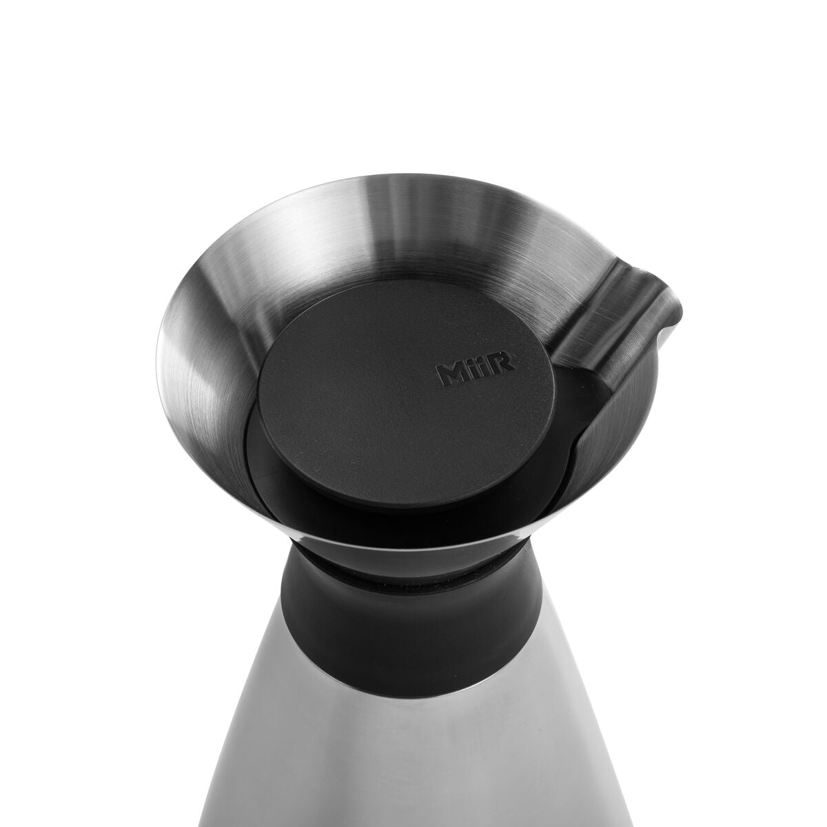 new-standard-carafe-b0 WebPDP-PolishedStainlessCarafe_33oz_SS_StudioX207182024_45degree__CAR1SVOS005.jpg