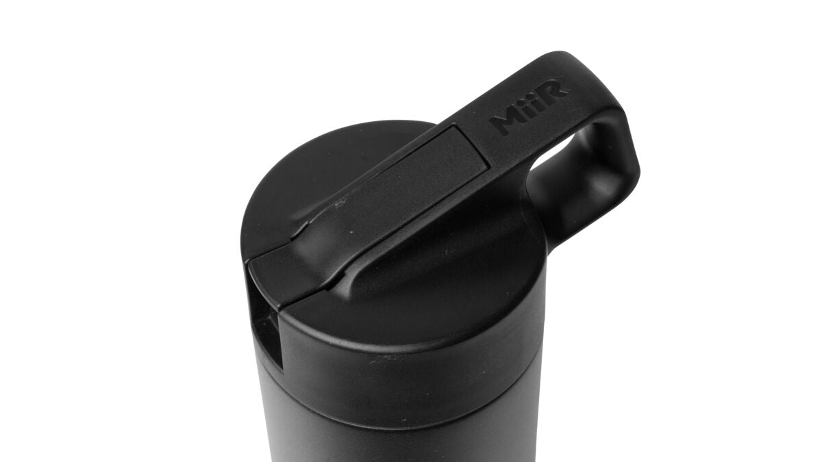 straw-bottle-z0 WebPDP-Straw_Lid_2_Black_Studio_0221_45deg_Closed__WMB1SL20002.jpg